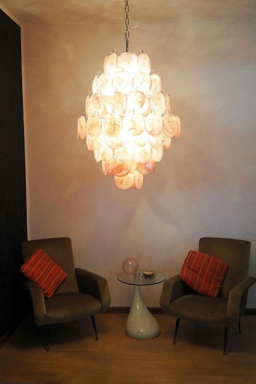 Wonderful Vintage Art White Discs Chandelier - view 2 | everlamps