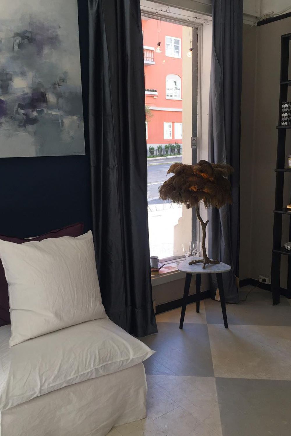Ostrich Feather Table Lamp - everlamps