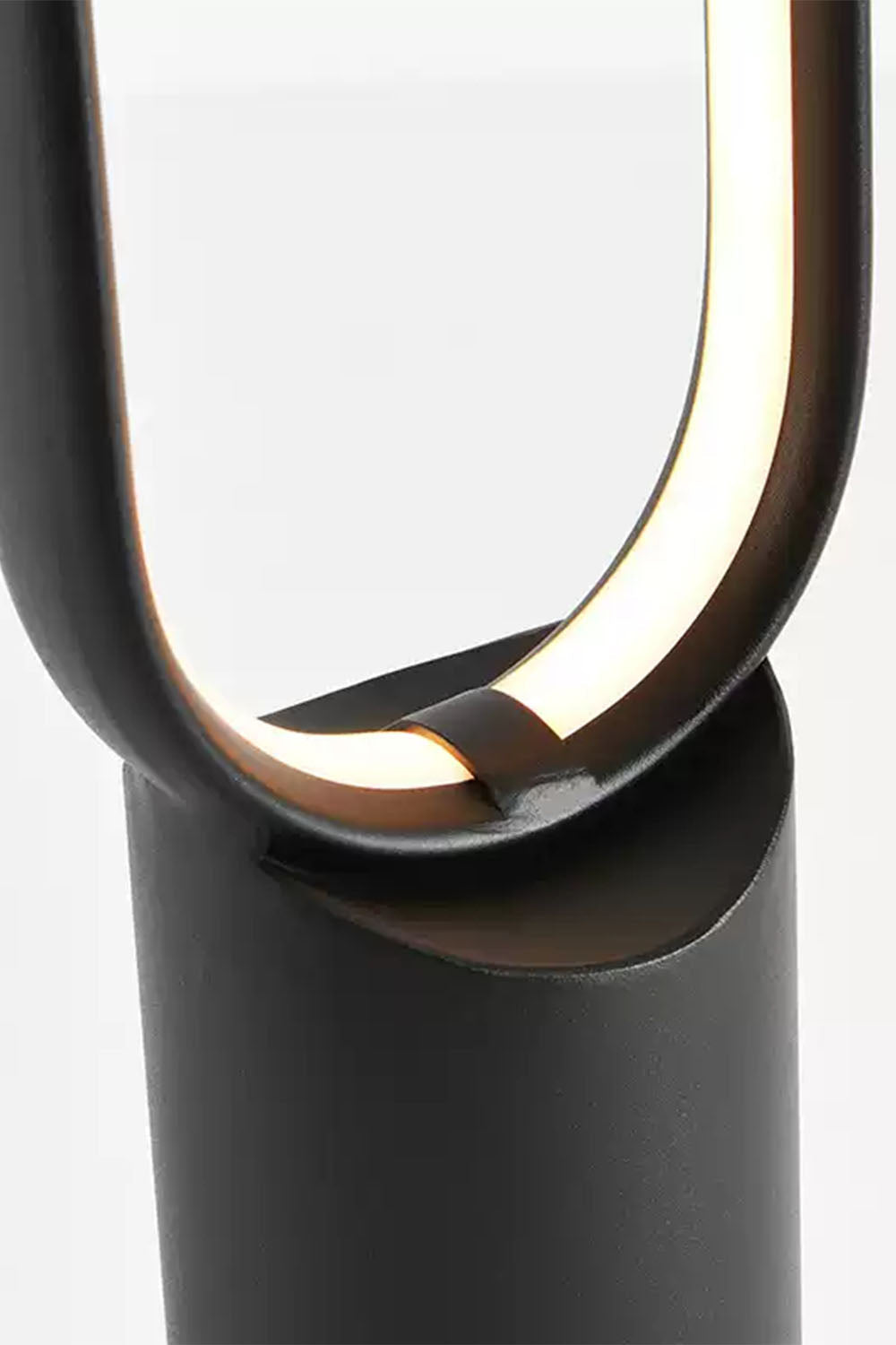 Oval Line Outdoor Floor Lamp - view 5 | everlamps