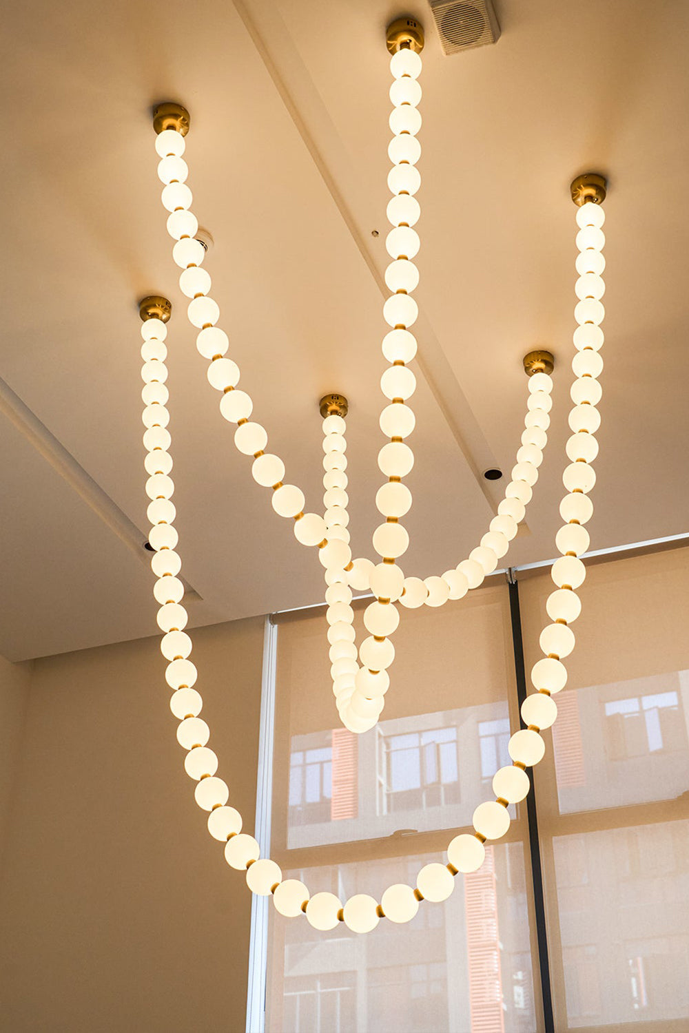 Pearl Necklace Chandelier - view 11 | everlamps
