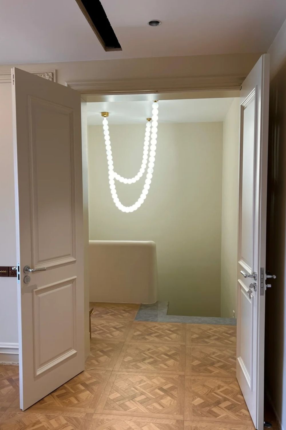 Pearl Necklace Chandelier 12cm - view 15 | everlamps
