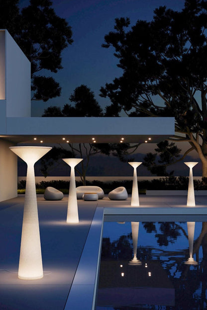 Plust Outdoor Floor Lamp - view 4 | everlamps