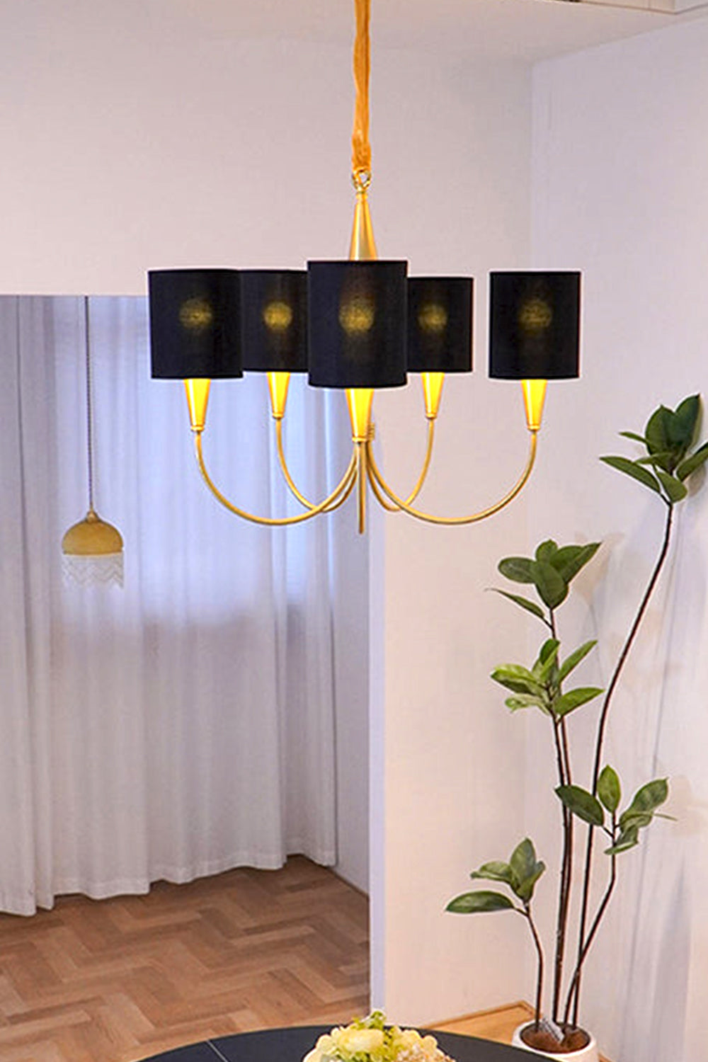 Quincy Chandelier - view 15 | everlamps