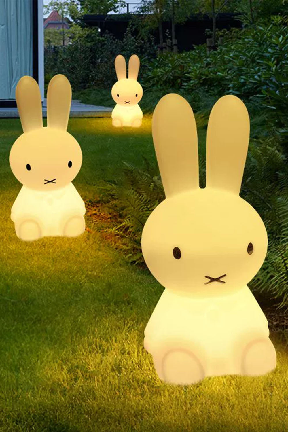 Rabbit PE Roto-molded Outdoor Floor Lamp - view 9 | everlamps