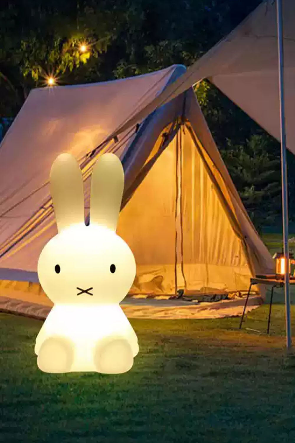 Rabbit PE Roto-molded Outdoor Floor Lamp - view 3 | everlamps