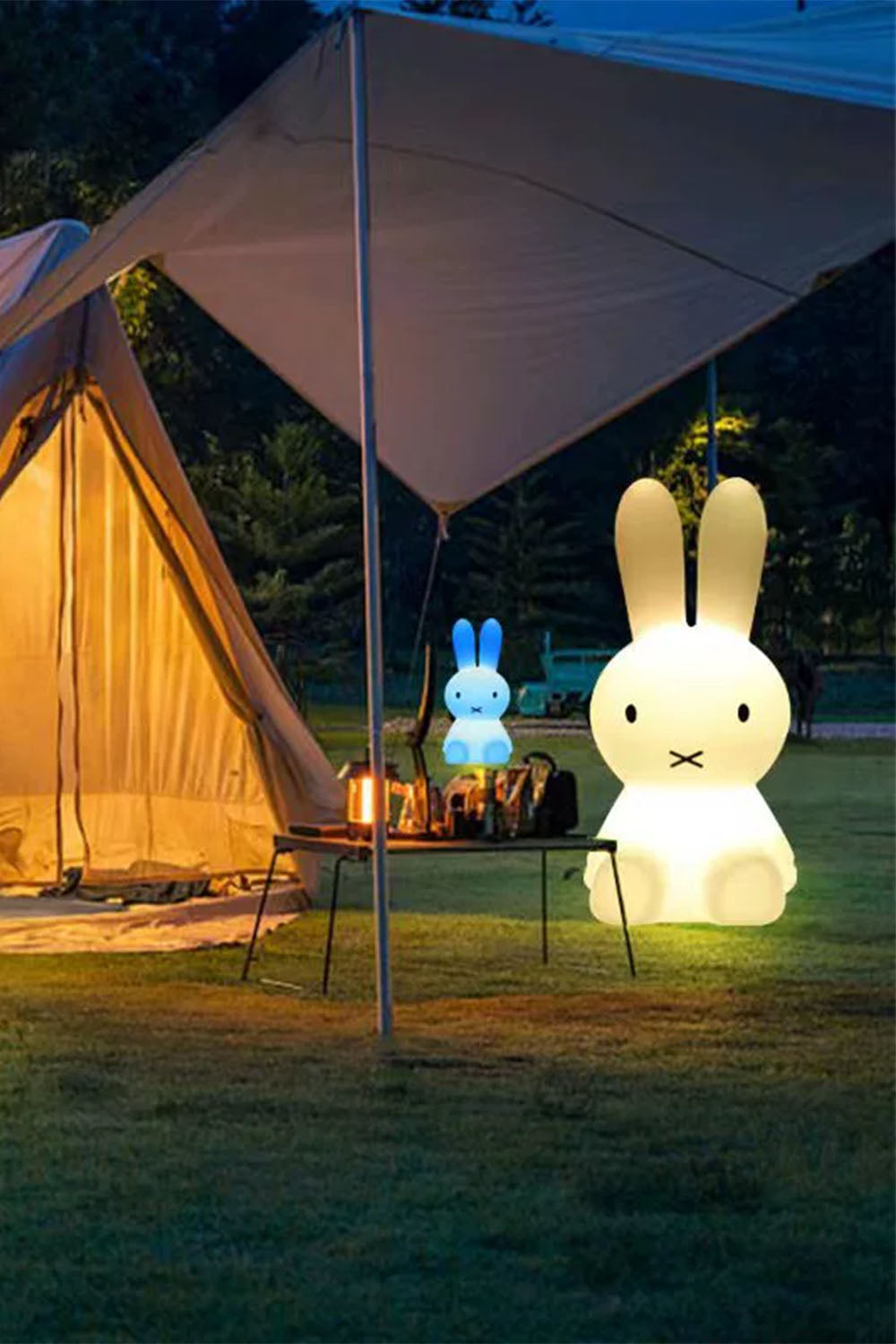 Rabbit PE Roto-molded Outdoor Floor Lamp - view 7 | everlamps