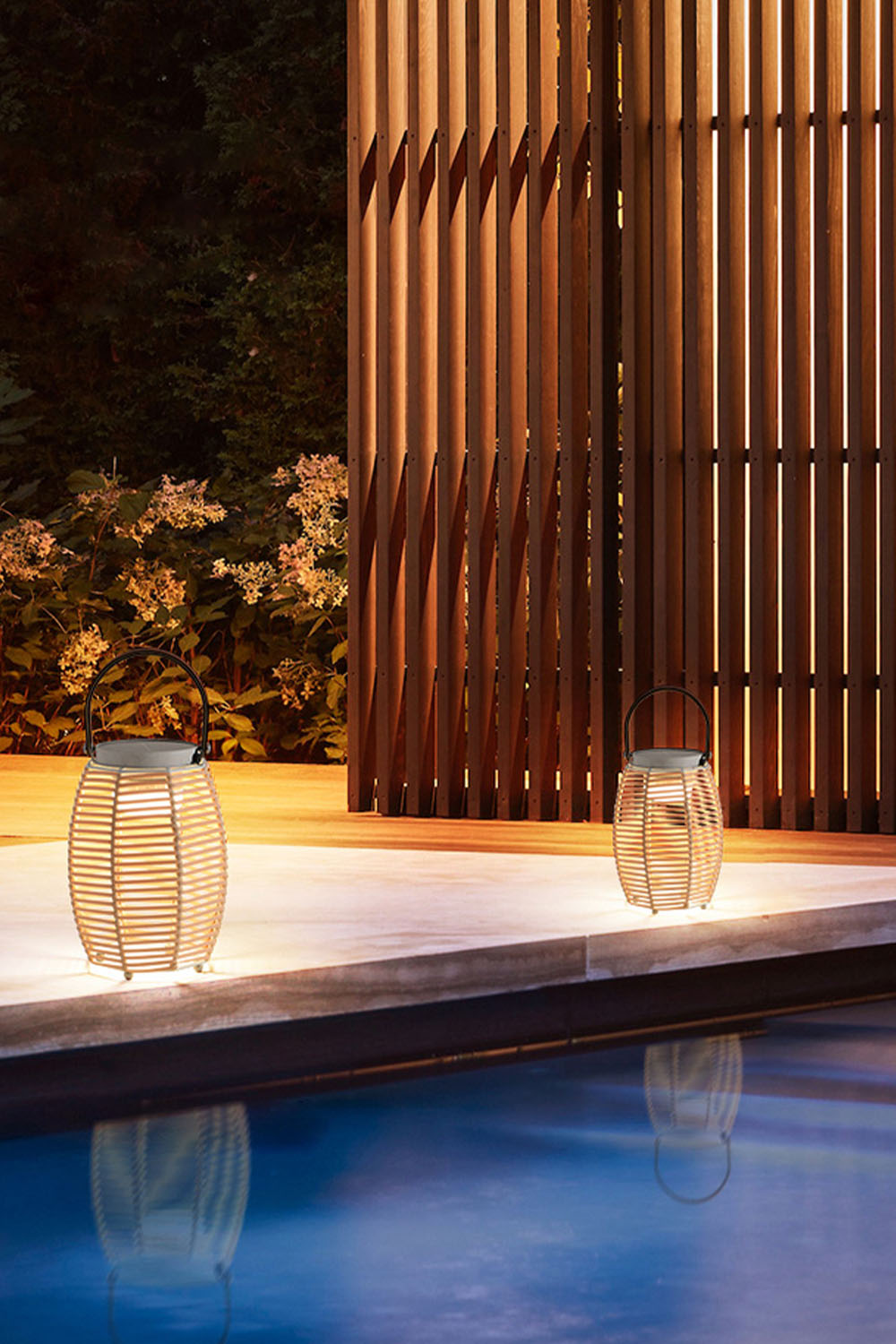 Rattan Lantern Rechargeable Solar Outdoor Table Lamp - view 18 | everlamps