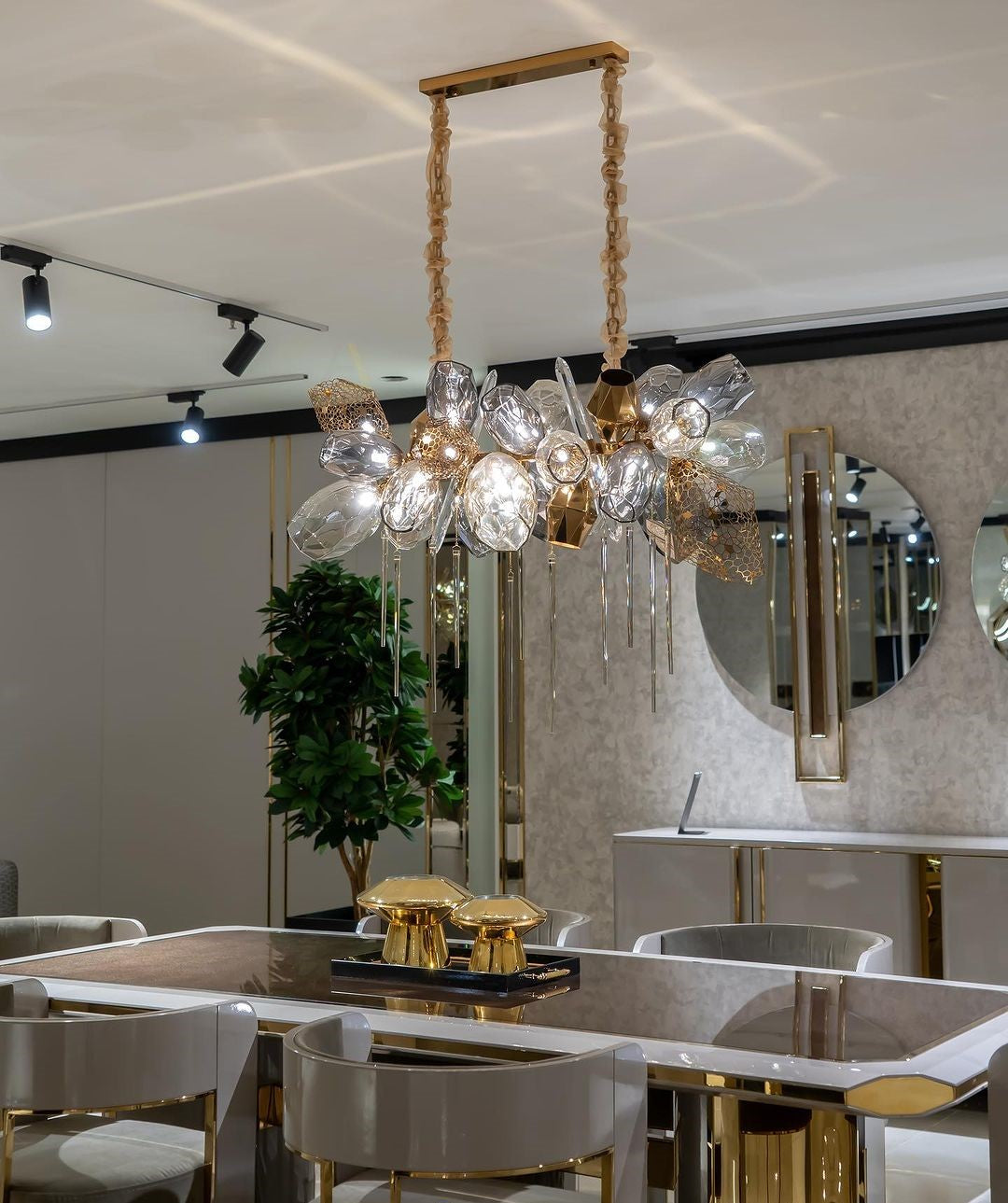 Modern Wine Glass Shape Chandelier Italian Light Luxury Light Fixture for Dining Room/Living Room