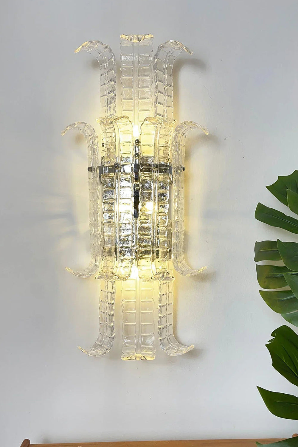 Ribbed Glass Ribbon Wall Light | detail | vexa lamps