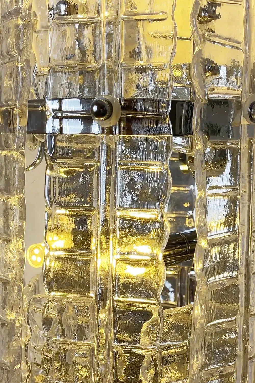 Ribbed Glass Ribbon Wall Light |Glass detail | vexa lamps