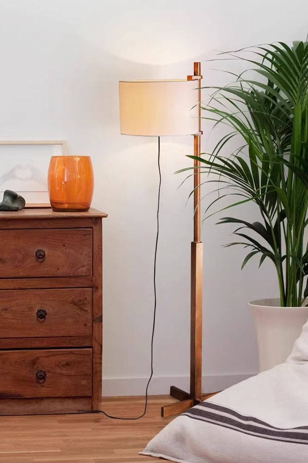 Santa&Cole Walnut Floor Lamp - view 2 | everlamps