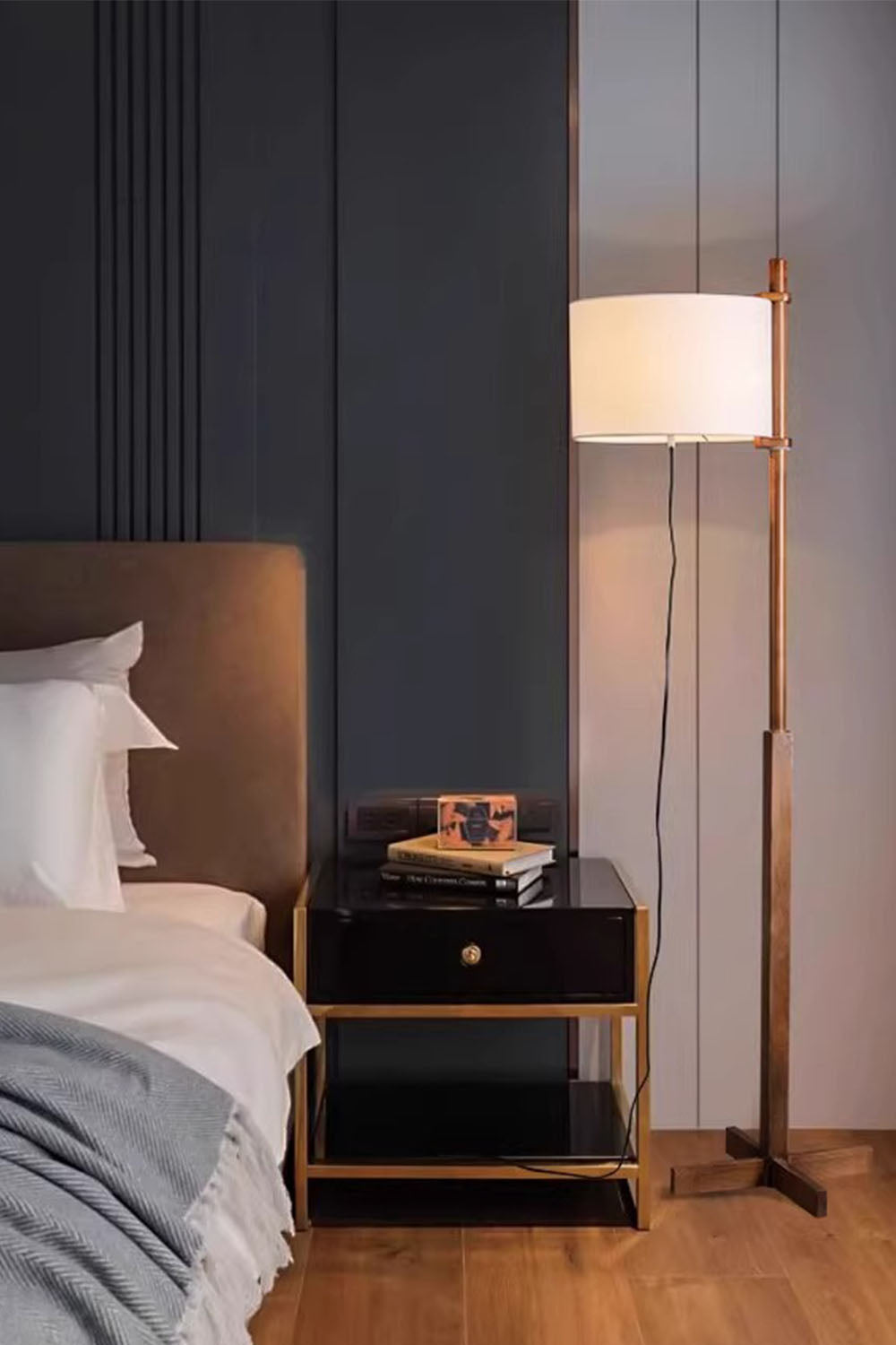 Santa&Cole Walnut Floor Lamp - view 7 | everlamps