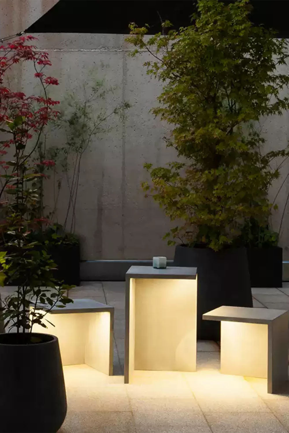 Simple Geometric Outdoor Floor Lamp - view 10 | everlamps