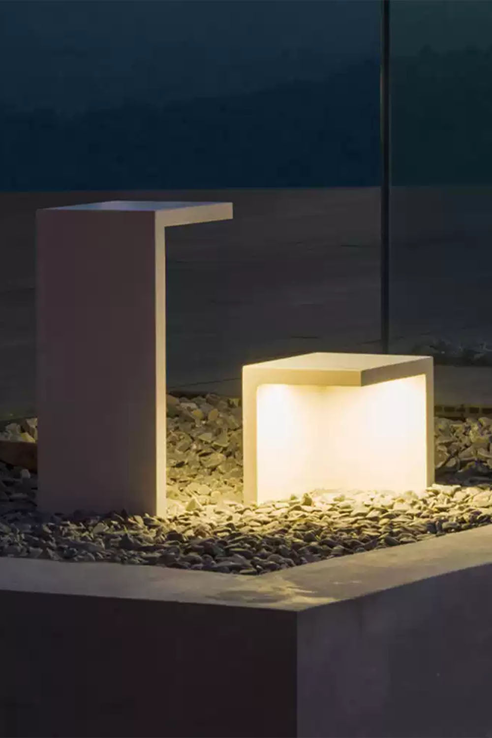Simple Geometric Outdoor Floor Lamp - view 5 | everlamps