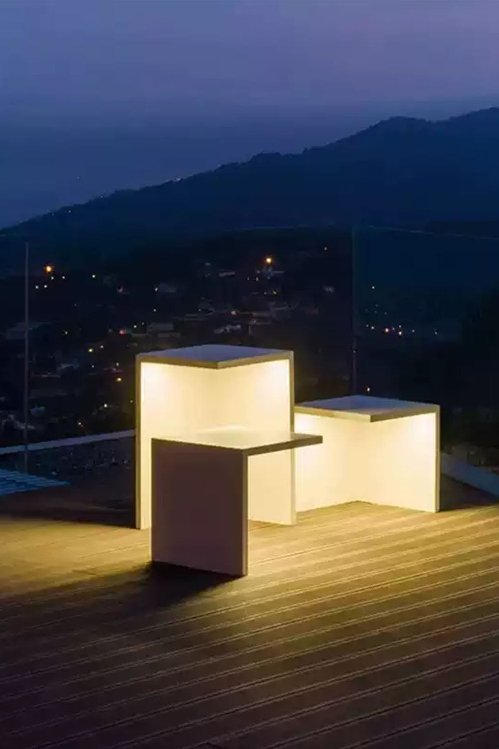 Simple Geometric Outdoor Floor Lamp - view 8 | everlamps