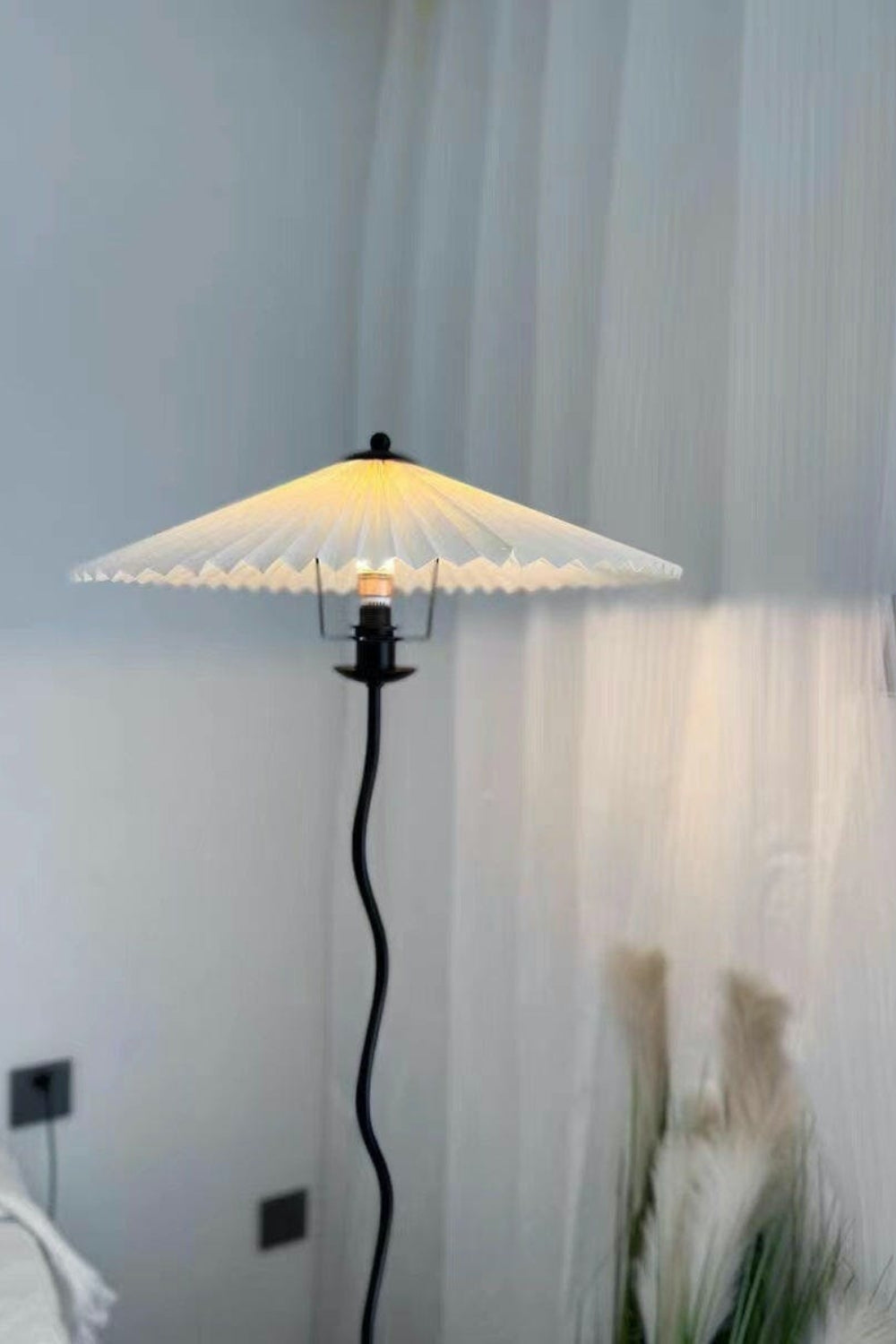 Squiggle Floor Lamp - everlamps