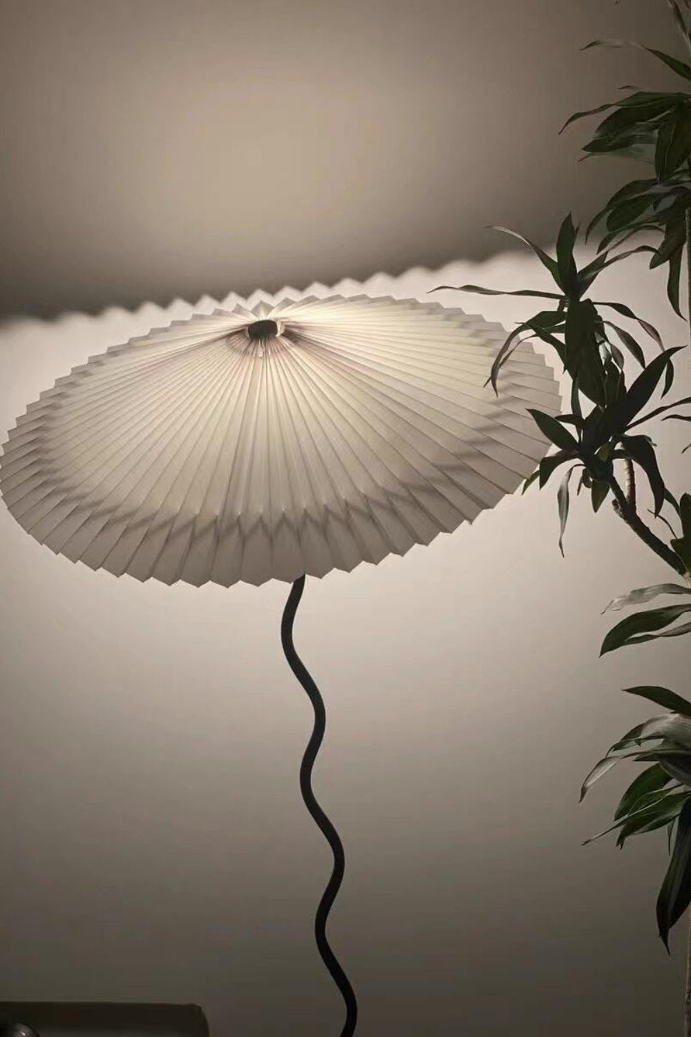 Squiggle Floor Lamp - everlamps