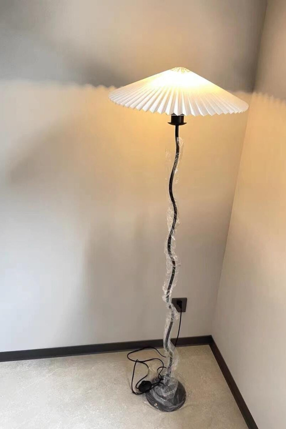 Squiggle Floor Lamp - everlamps