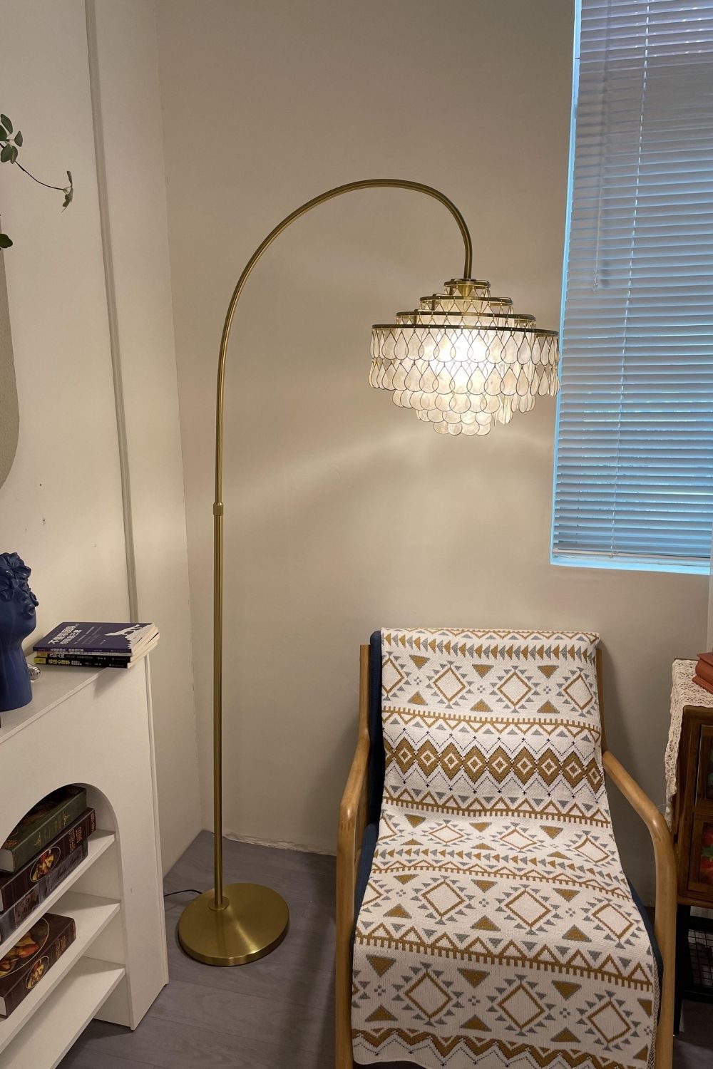 Teardrops Capiz Arc Floor Lamp - view 32 | everlamps