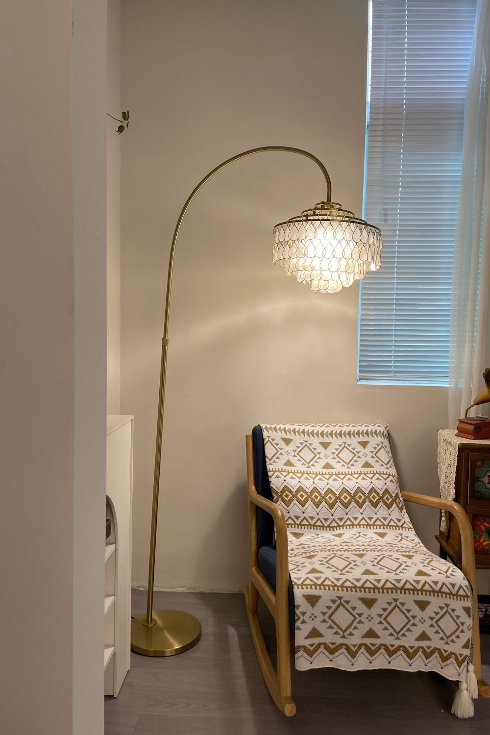Teardrops Capiz Arc Floor Lamp - view 36 | everlamps