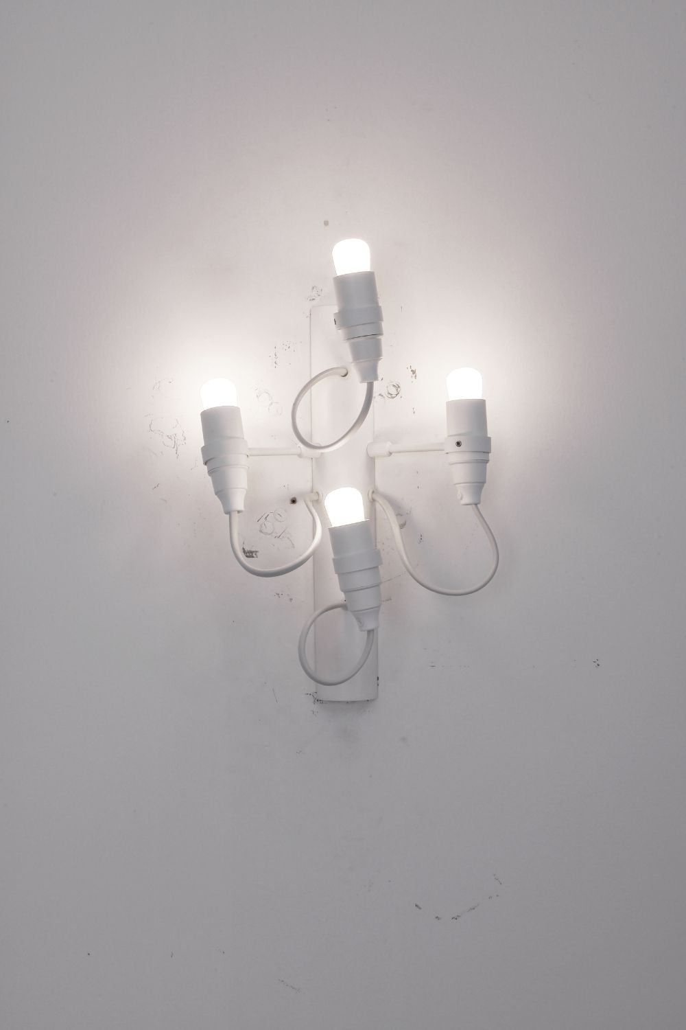 Traditional Mid-century 2097 Wall Lamp - view 5 | everlamps