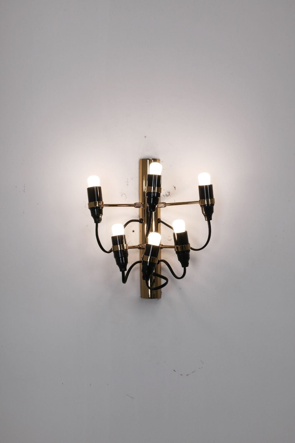 Traditional Mid-century 2097 Wall Lamp - view 6 | everlamps