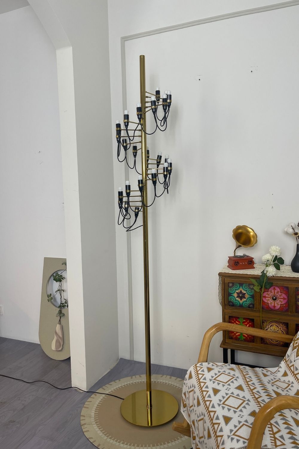 Traditional Mid-century 2097 Floor Lamp - view 4 | everlamps