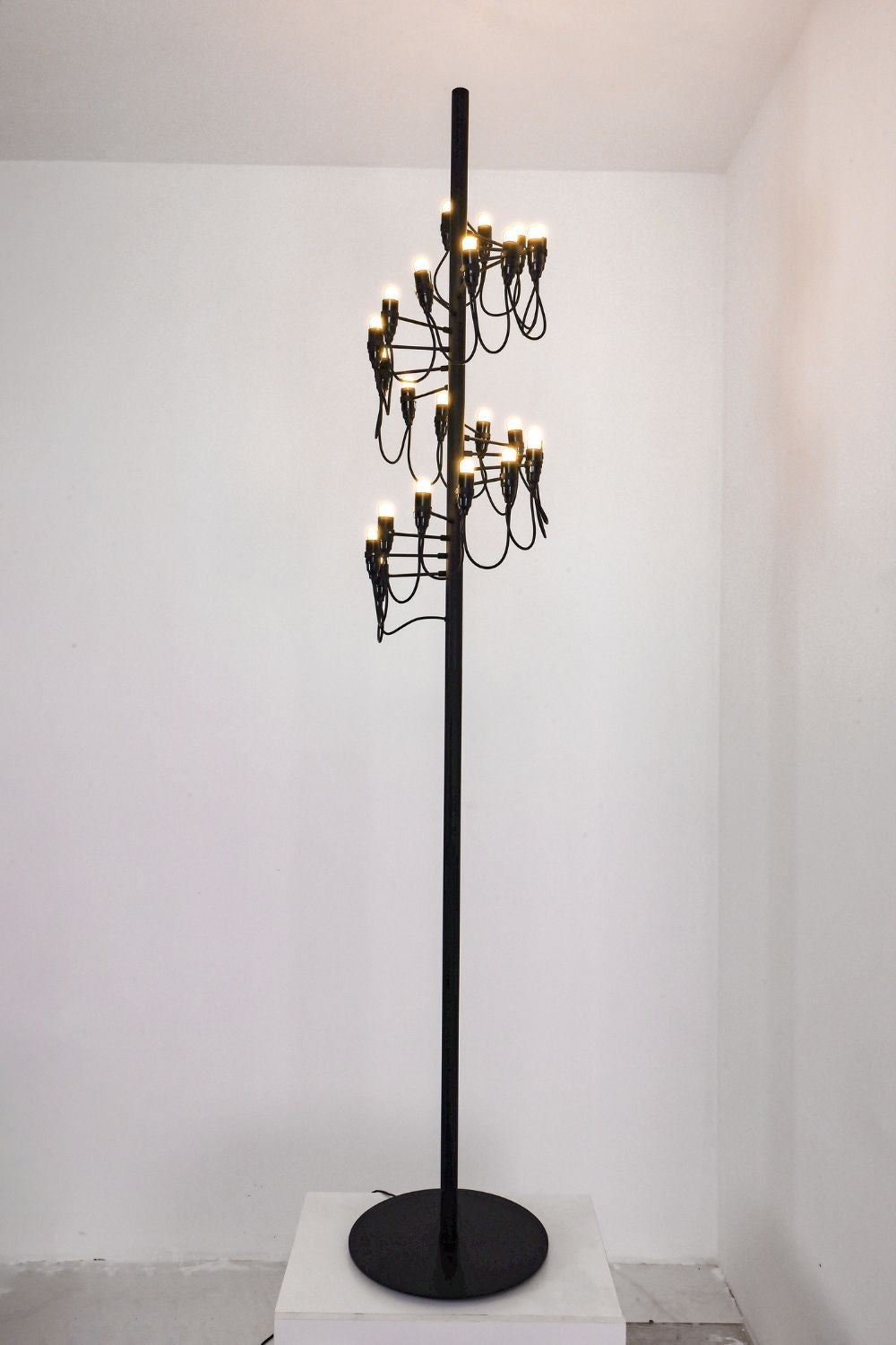 Traditional Mid-century 2097 Floor Lamp - view 25 | everlamps