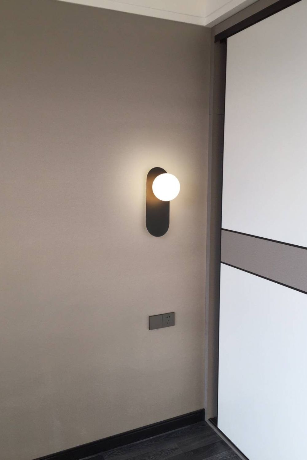 Flat Base Globe Sconce - everlamps
