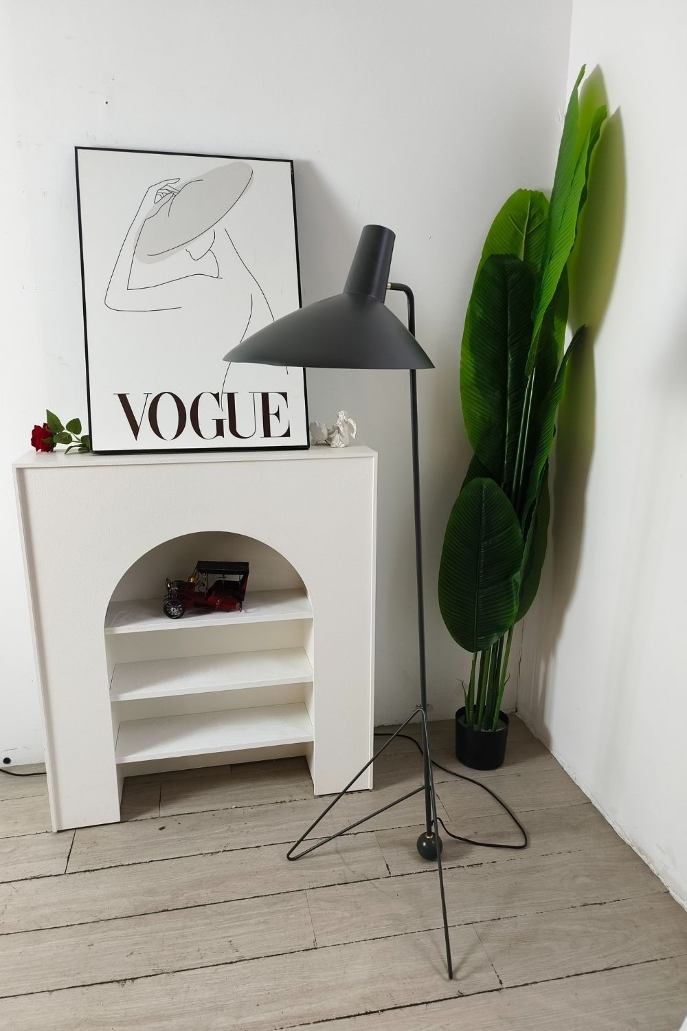 Tripod HM8 Floor lamp - view 9 | everlamps