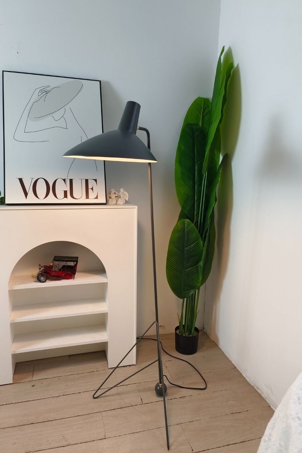 Tripod HM8 Floor lamp - view 10 | everlamps