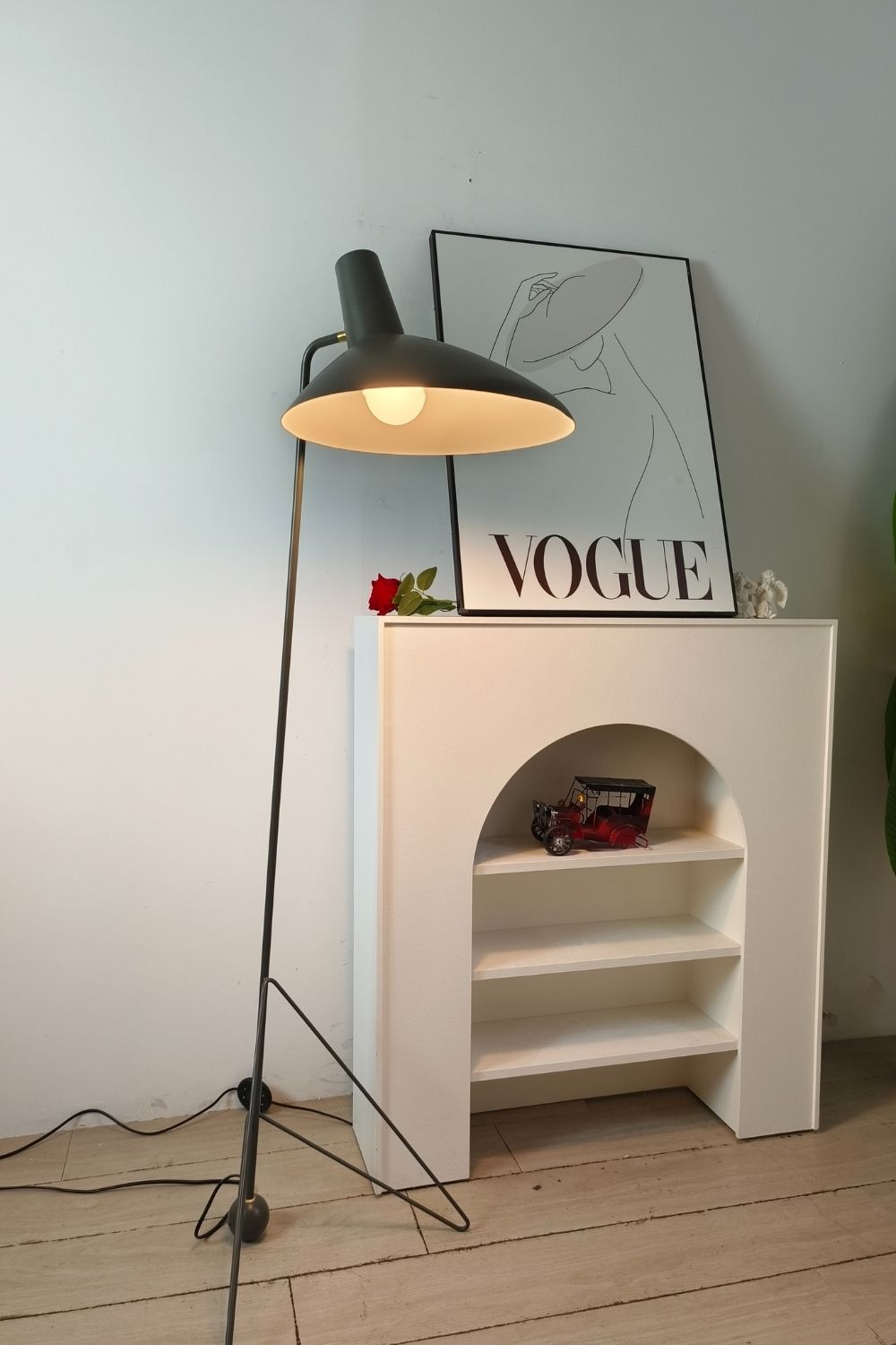 Tripod HM8 Floor lamp - view 3 | everlamps
