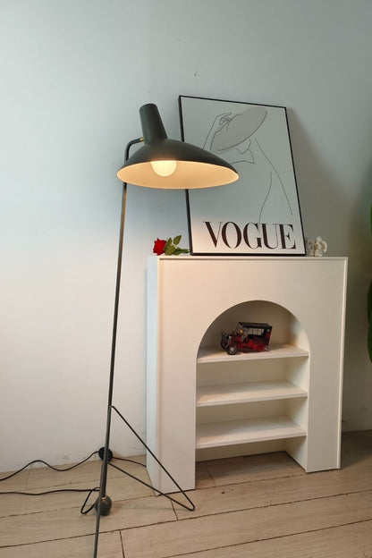 Tripod HM8 Floor lamp - view 3 | everlamps