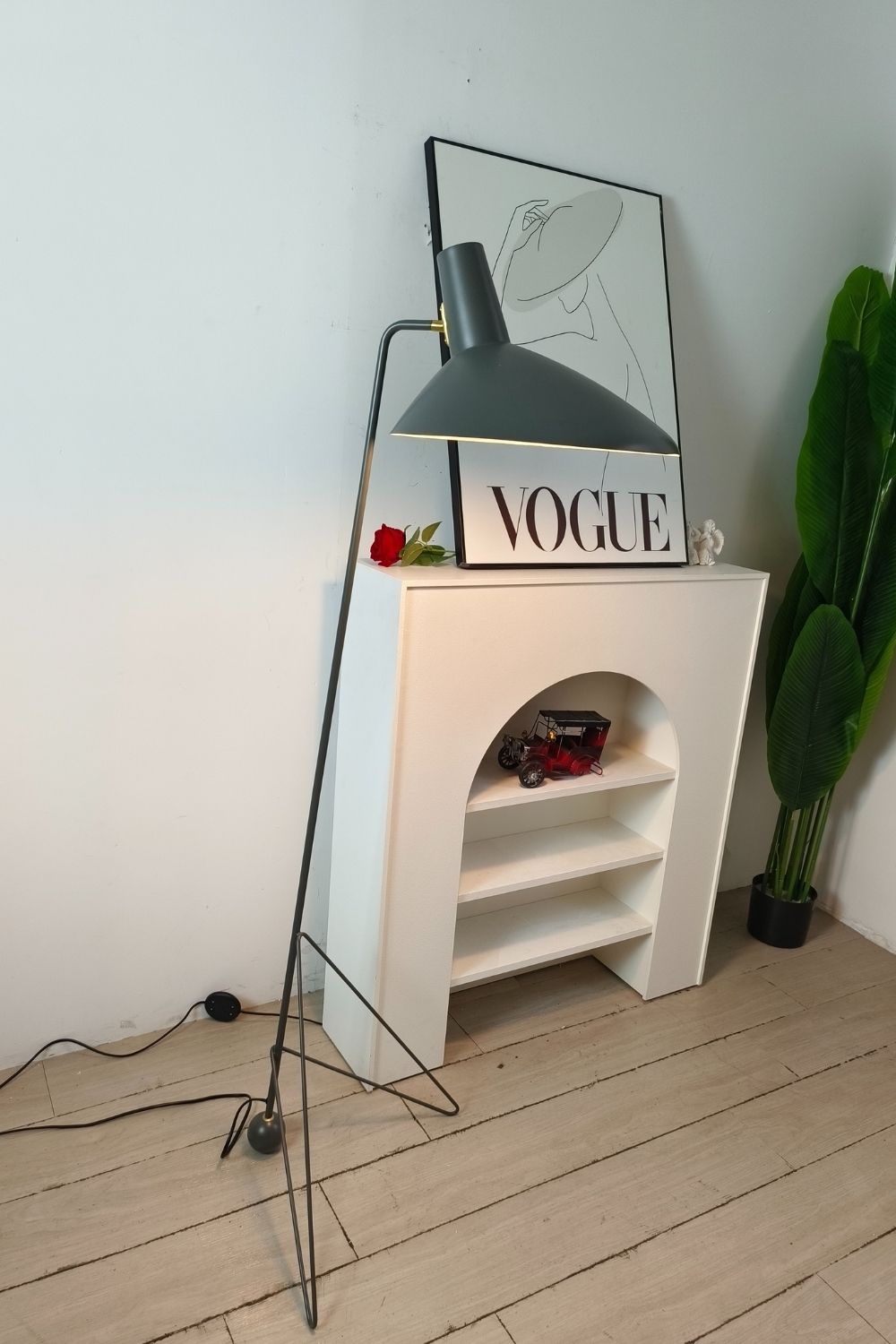 Tripod HM8 Floor lamp - view 8 | everlamps
