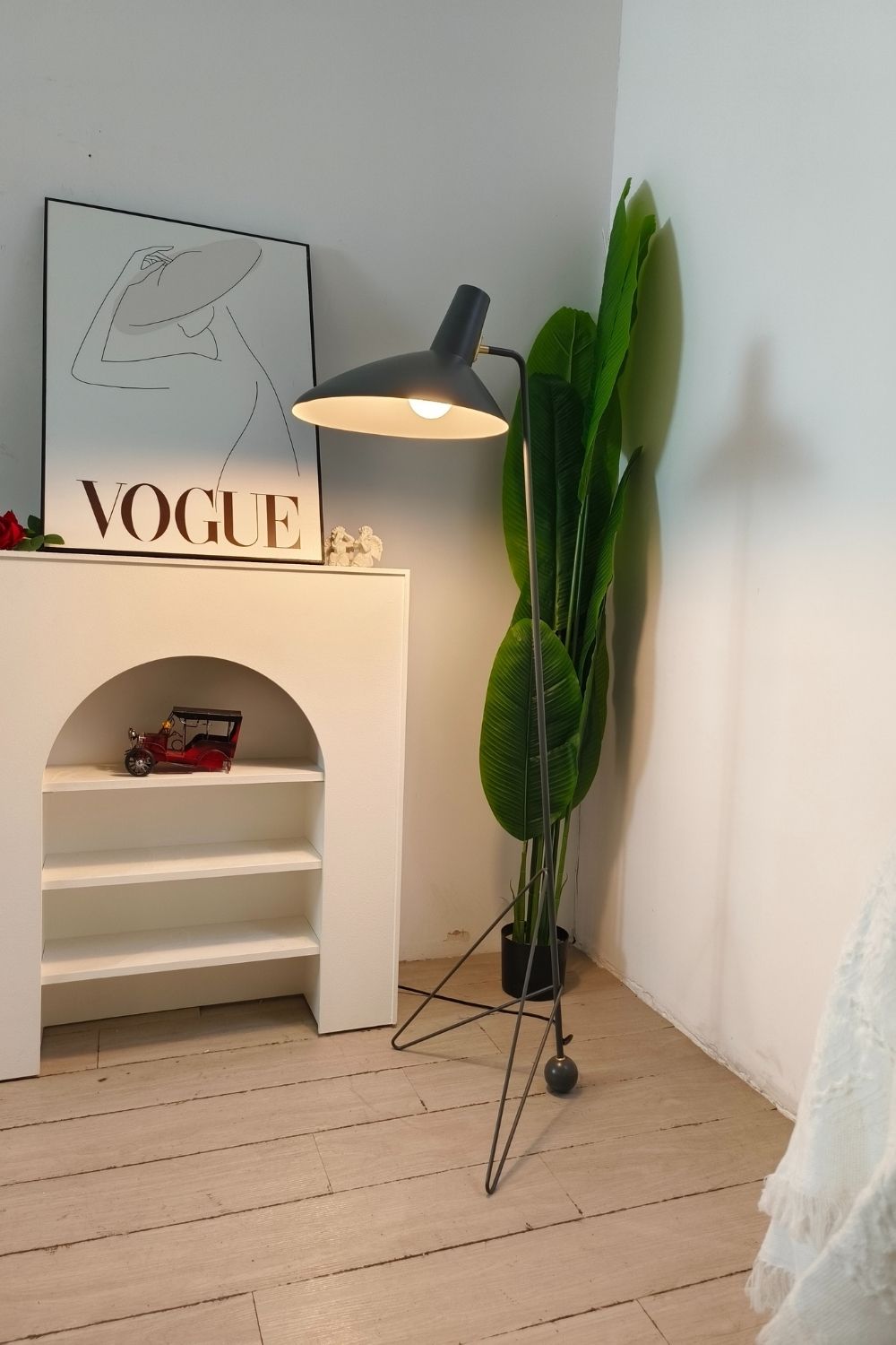 Tripod HM8 Floor lamp - view 11 | everlamps