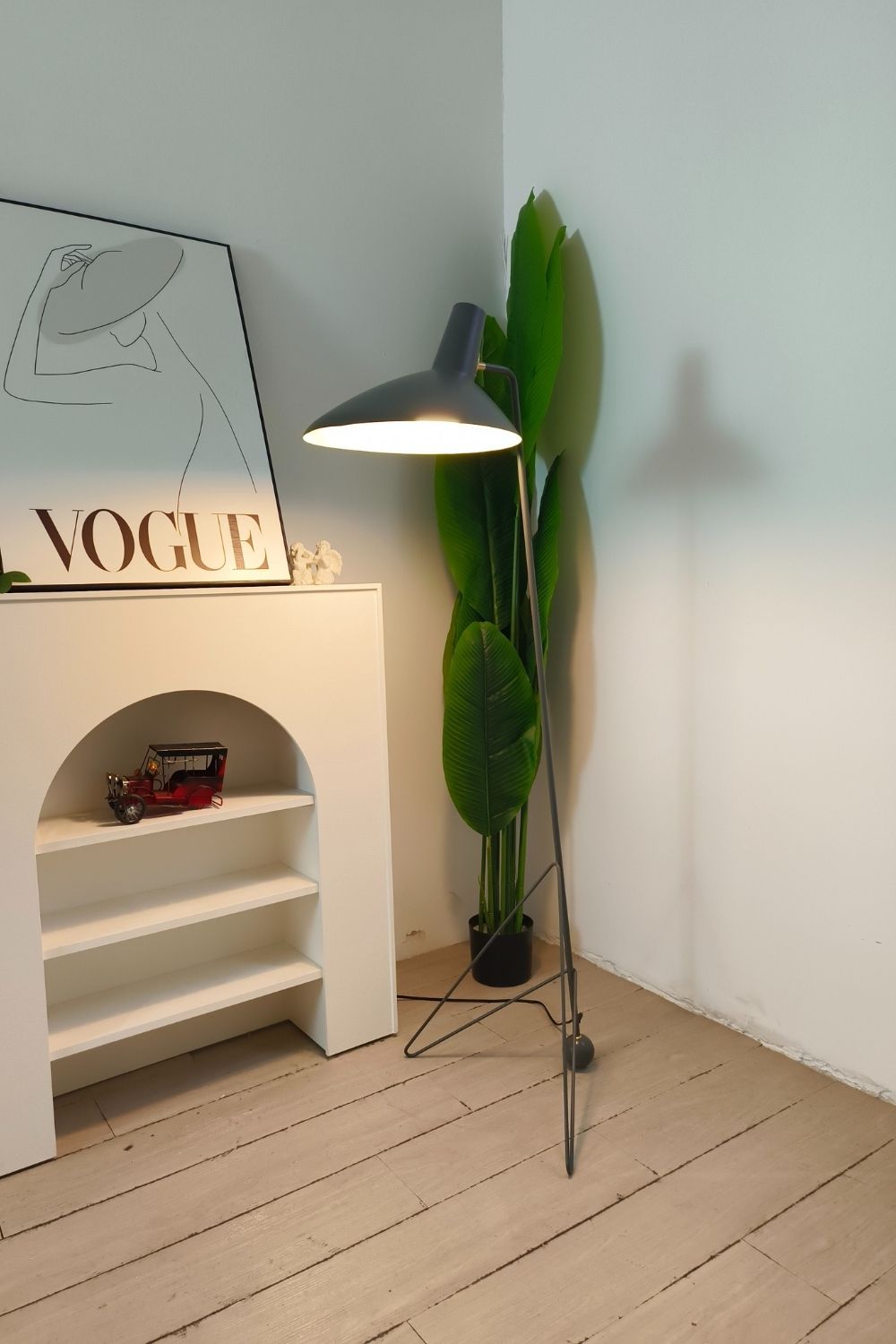 Tripod HM8 Floor lamp - view 13 | everlamps
