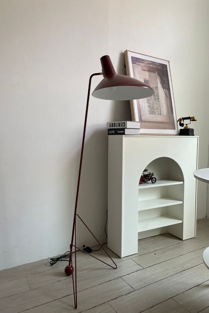 Tripod HM8 Floor lamp - view 5 | everlamps