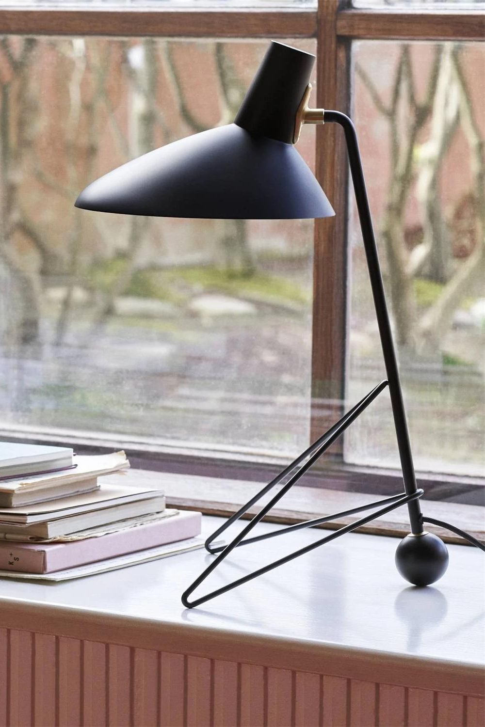 Tripod HM9 Table Lamp - everlamps