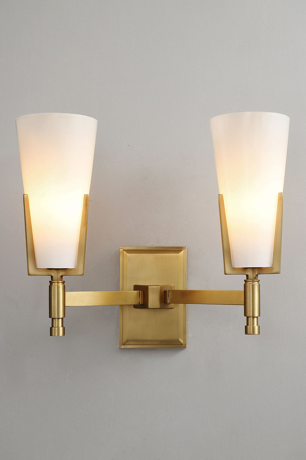 Upton Wall Lamp - everlamps
