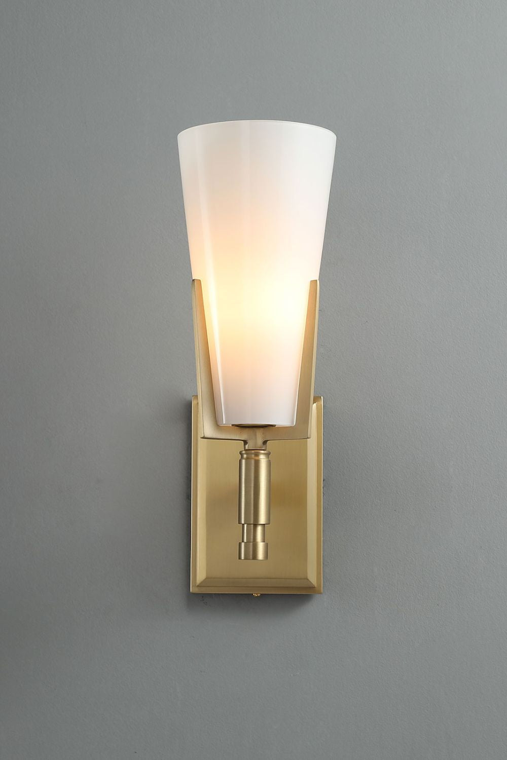 Upton Wall Lamp - everlamps