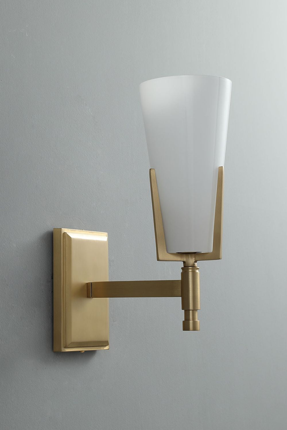 Upton Wall Lamp - everlamps