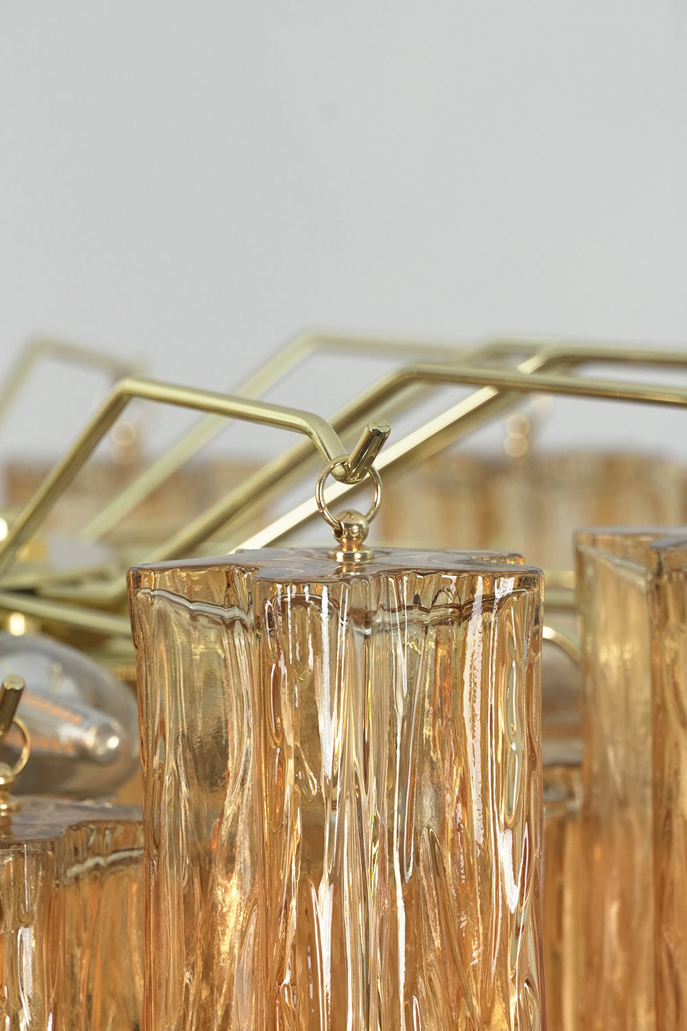 Vellune Cascade Chandelier | detail | Samu  Lamp
