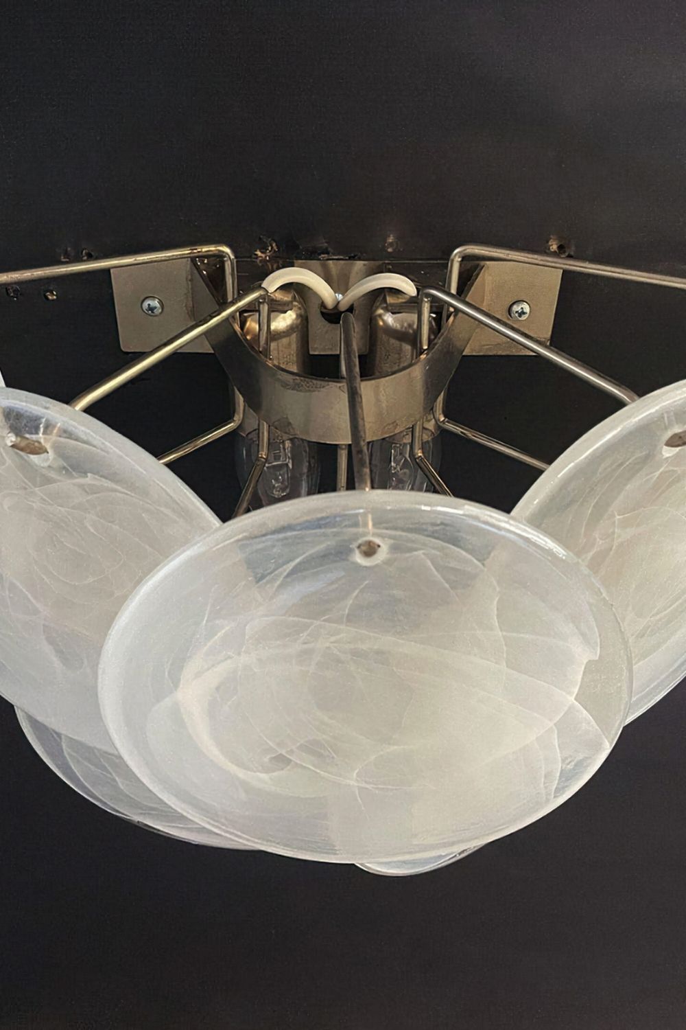 White Art Glass Discs Wall Lamp - view 15 | everlamps