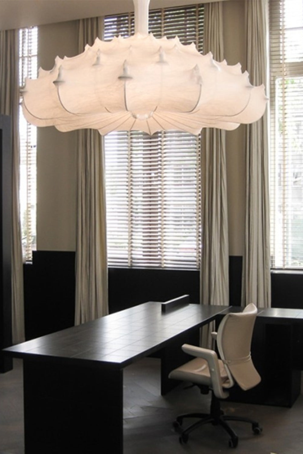 Zeppelin Chandelier - everlamps