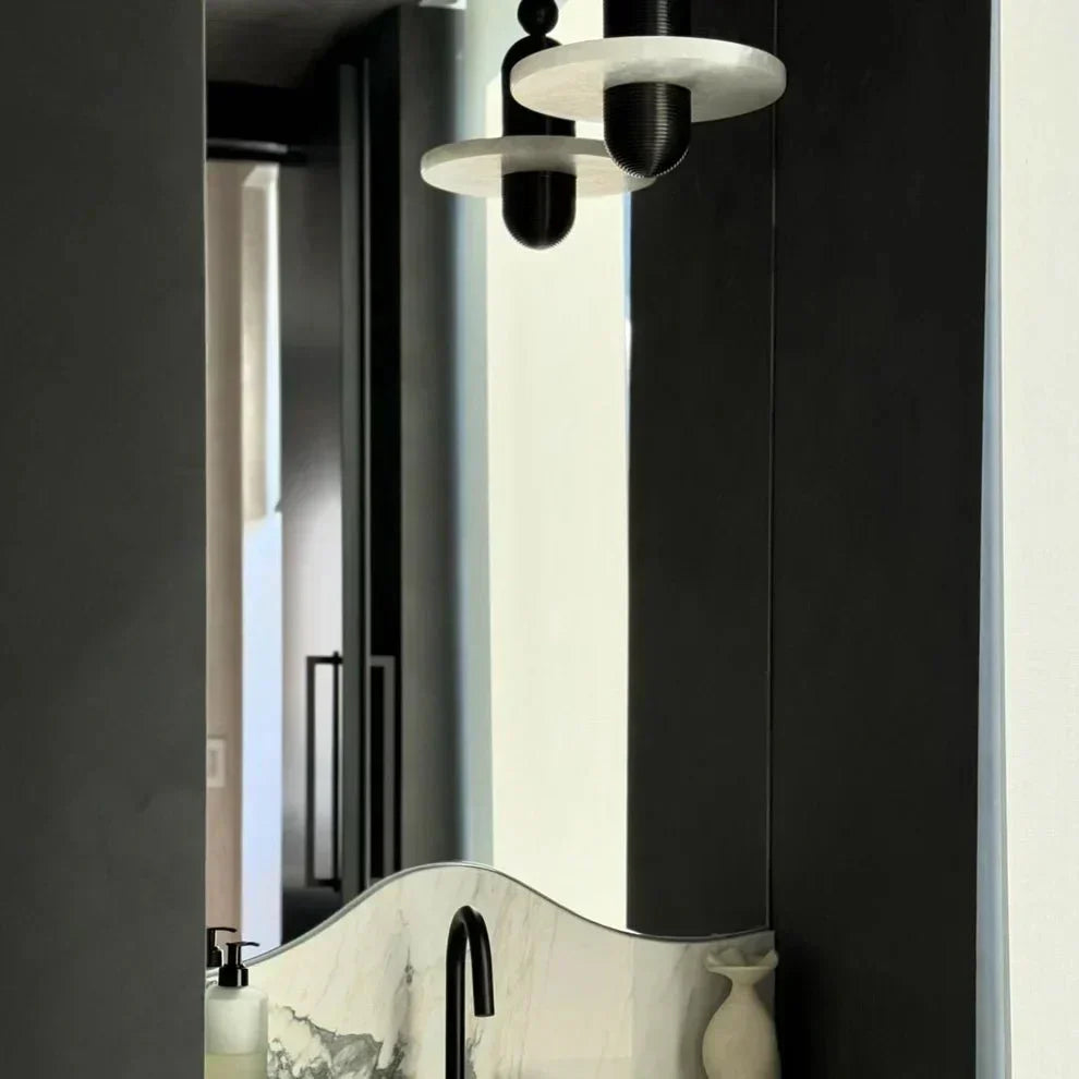 Alabaster Comet Pendant Lamp - D 28cm x H 31.5cm / ∅ 11″ x H 12.4″BlackWarm Lighteverlamps