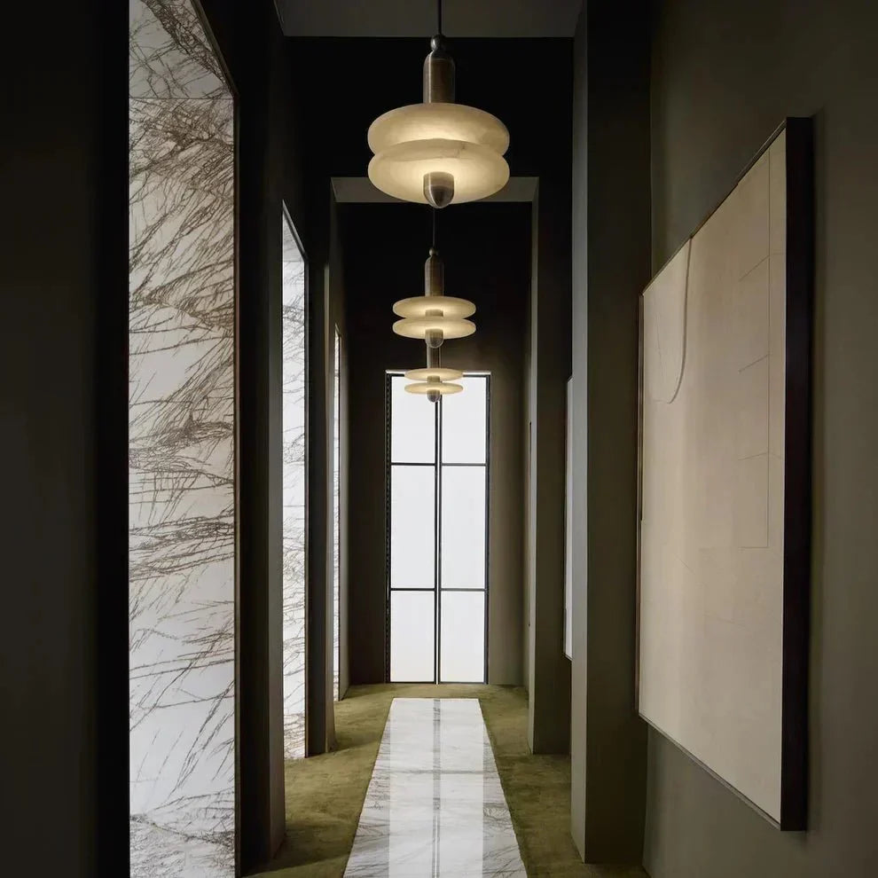 Alabaster Comet Pendant Lamp - D 40cm x H 45cm / ∅ 15.7″ x H 17.7″BlackWarm Lighteverlamps