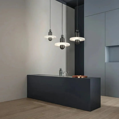 Alabaster Comet Pendant Lamp - D 28cm x H 31.5cm / ∅ 11″ x H 12.4″BlackWarm Lighteverlamps