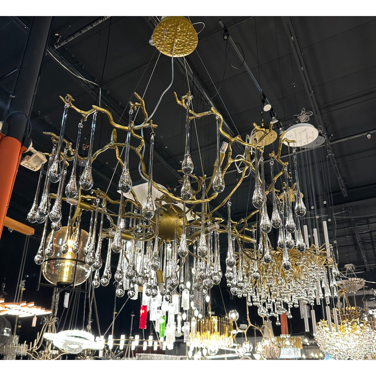 Dawn Teardrop Branch Brass Round Chandelier - 26" diameterClear Glasseverlamps
