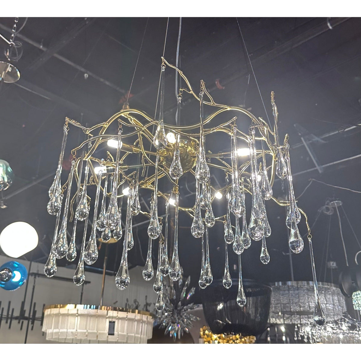 Dawn Teardrop Branch Brass Round Chandelier - 26" diameterClear Glasseverlamps
