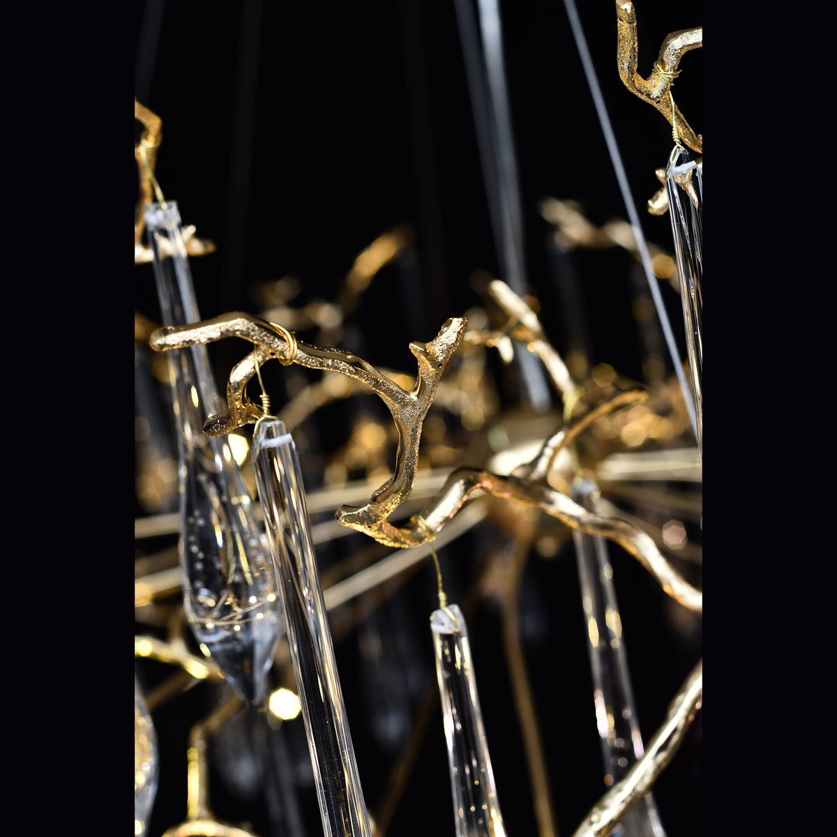 Dawn Teardrop Branch Brass Round Chandelier - 26" diameterClear Glasseverlamps